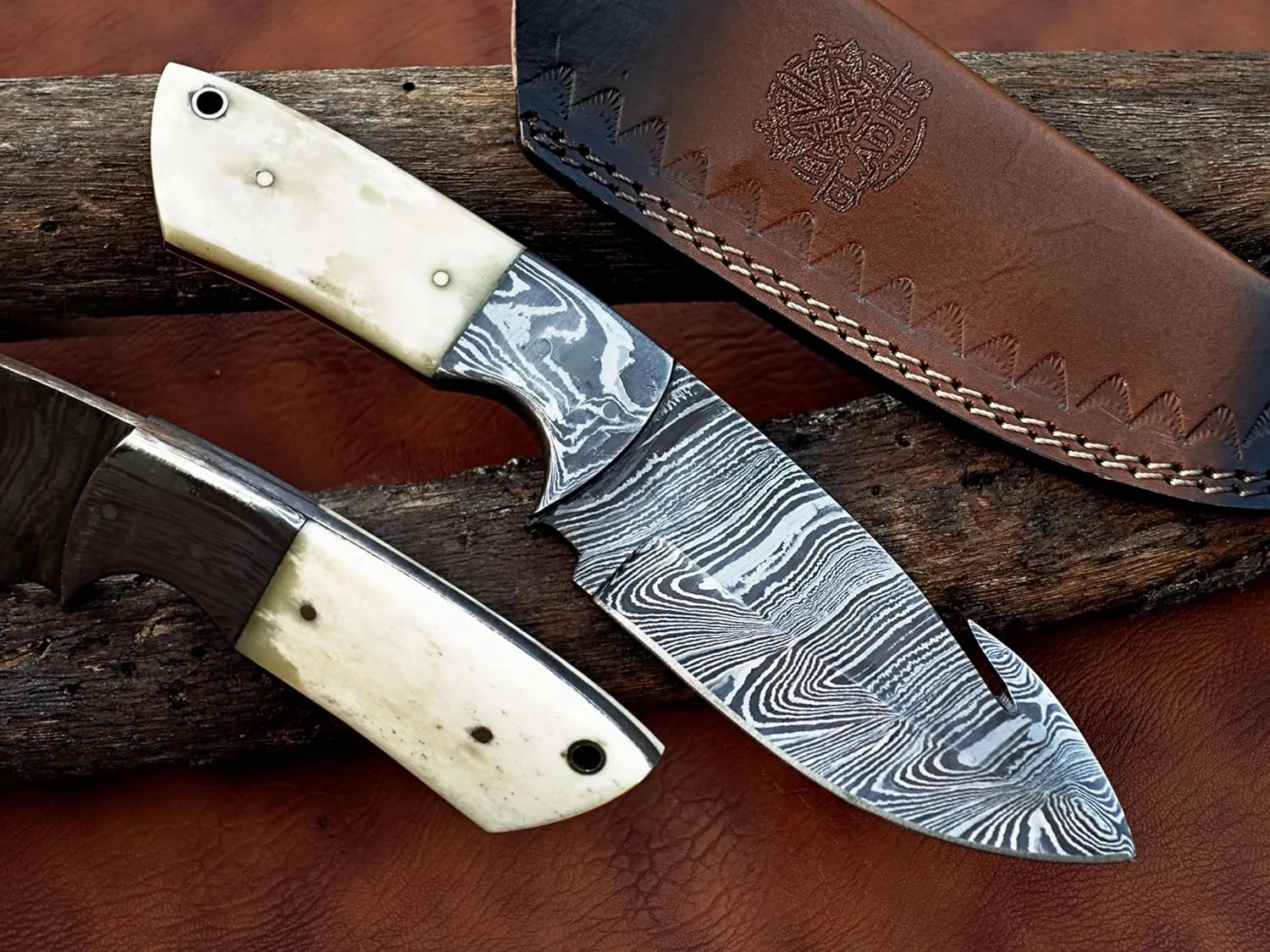 | Viking Heritage Skinner Knife – Expertly Crafted with Damascus steel for Precision Hunting and Field Dressing: Embrace the Timeless Elegance of Craftsmanship with this Razor-Sharp