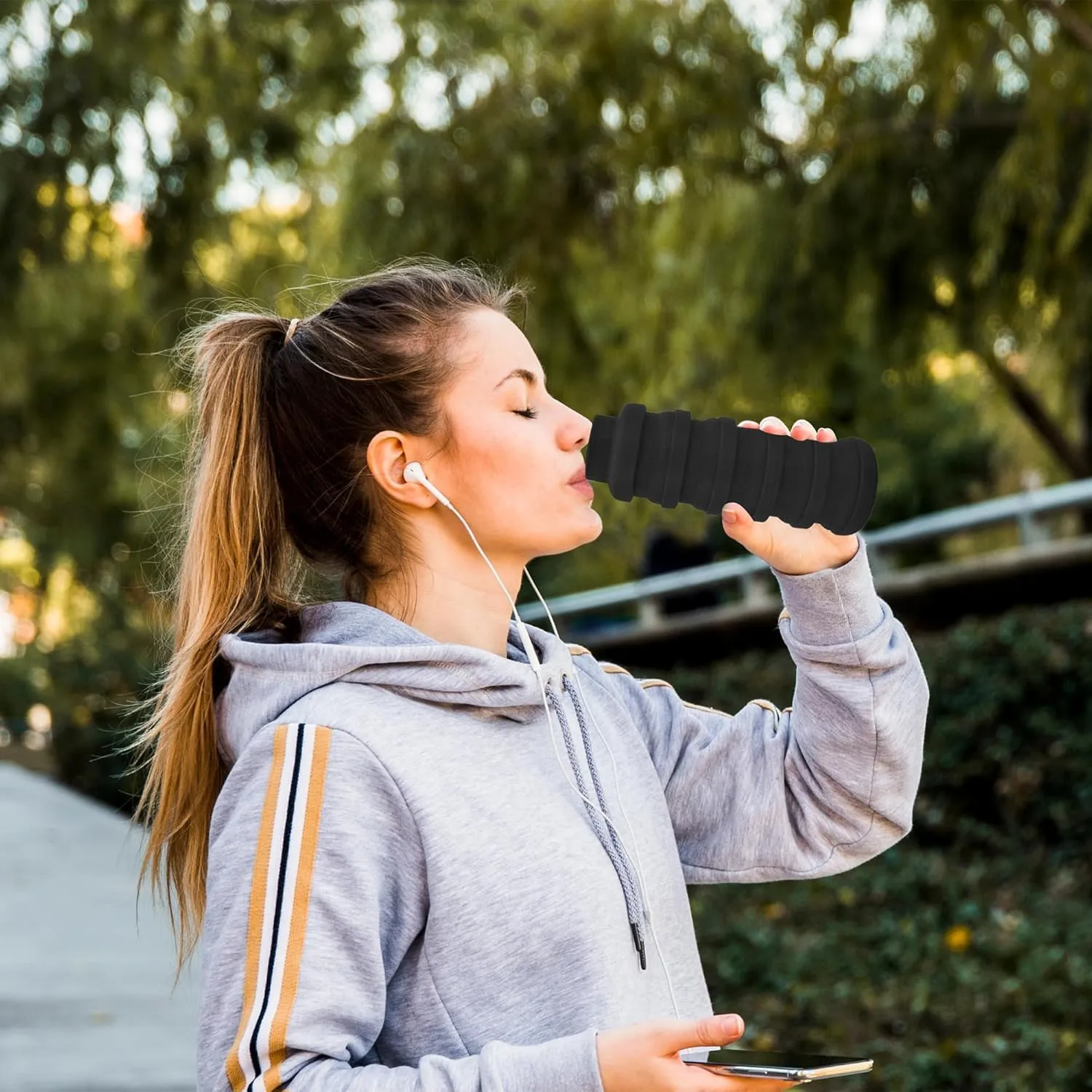 Collapsible Water Bottles 24oz, Odorless BPA-Free Silicone, Leak-Proof Foldable Reusable Bottle - Perfect for Travel Sports Gym Hiking Camping Cycling - Dark Gray
