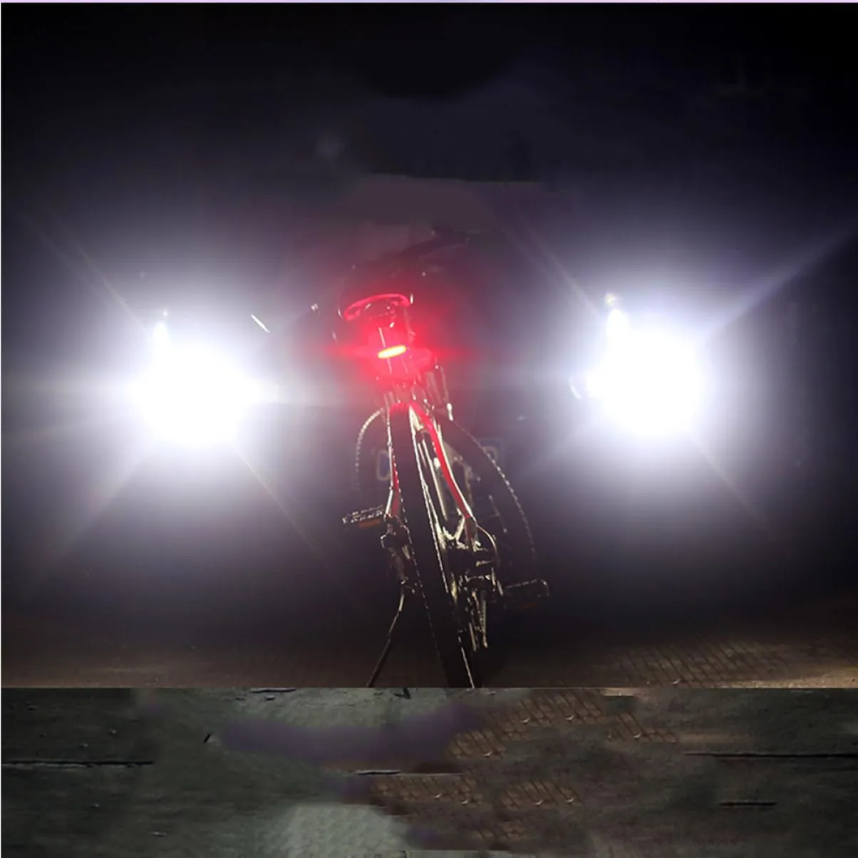 Kisangel Rechargeable Bike Tail Light Rear Light for Night Cycling Safety Easy Install for Outdoor Enthusiasts