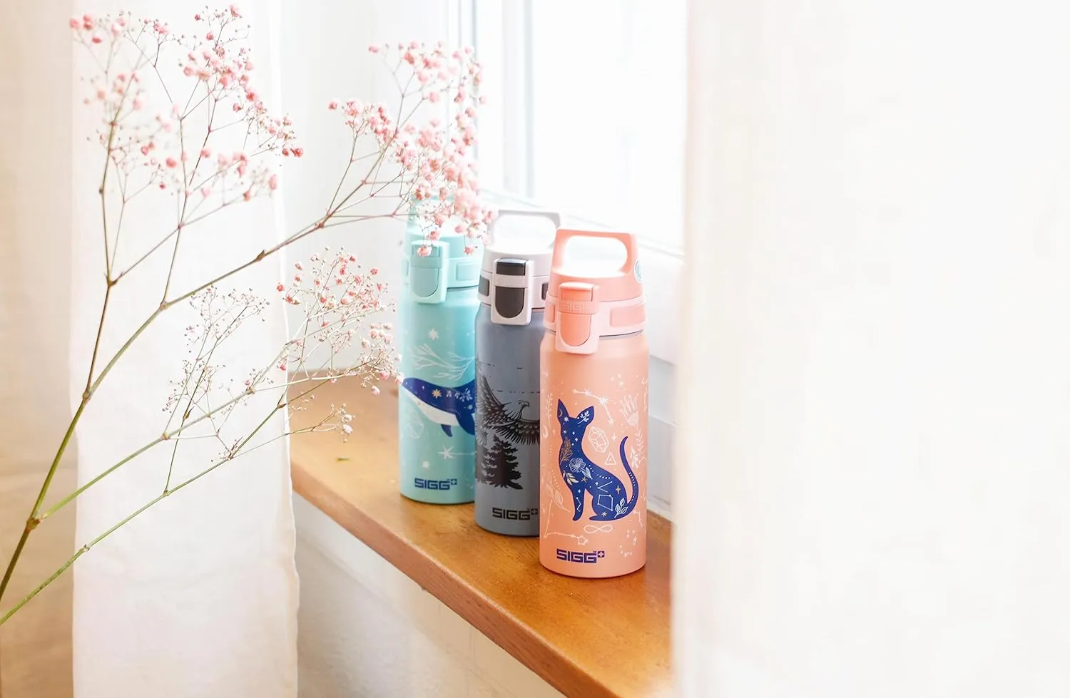 SIGG - Aluminium Kids Water Bottle - WMB ONE Dive - Suitable For Carbonated Beverages - Leakproof - Lightweight - BPA Free - Climate Neutral Certified - Light Blue - 20 Oz