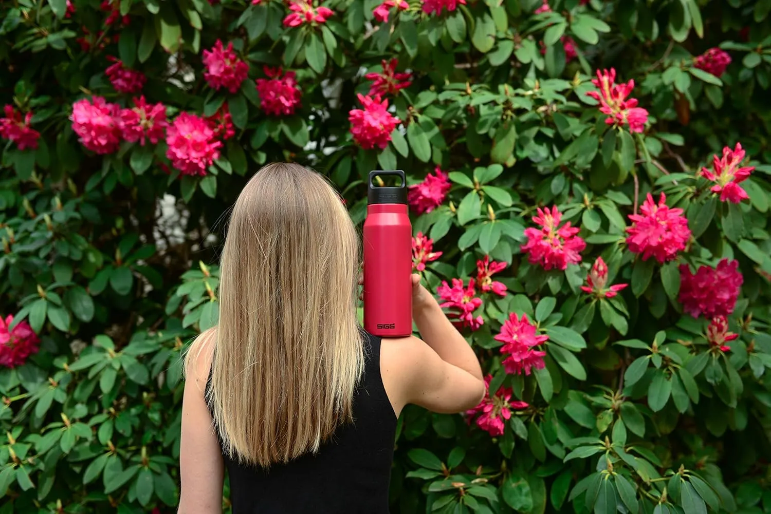 SIGG - Reusable Water Bottle - Explorer Magenta - Leakproof, BPA Free - 18/8 Stainless Steel - 34 Oz