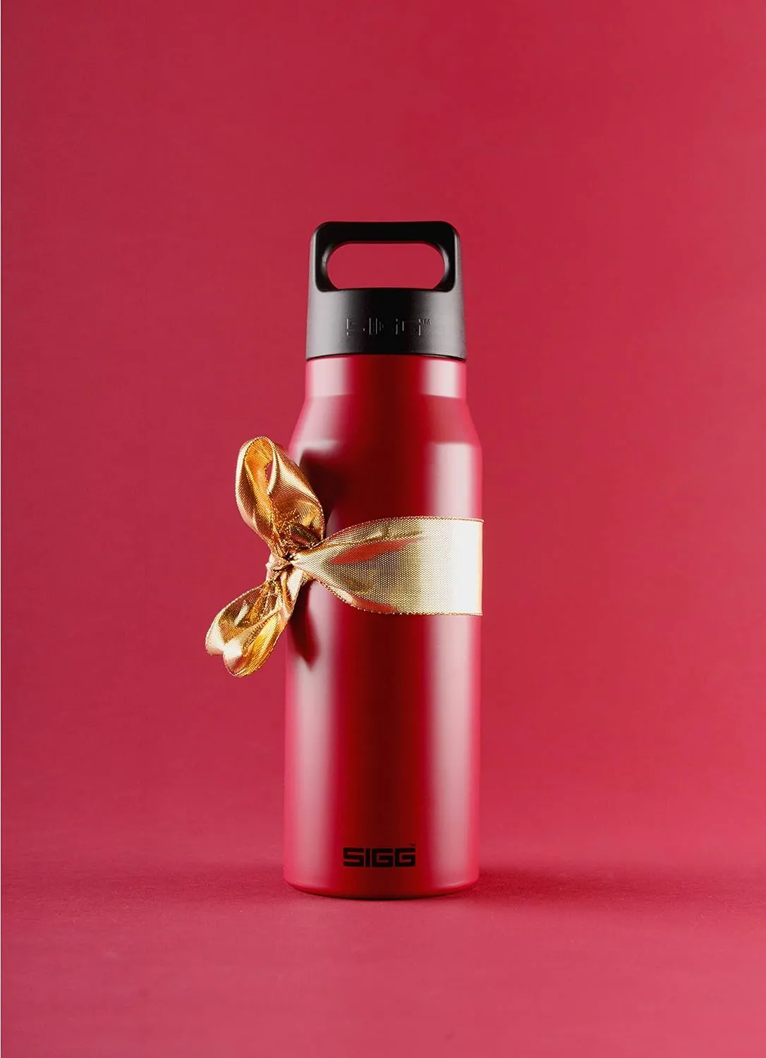 SIGG - Reusable Water Bottle - Explorer Magenta - Leakproof, BPA Free - 18/8 Stainless Steel - 34 Oz
