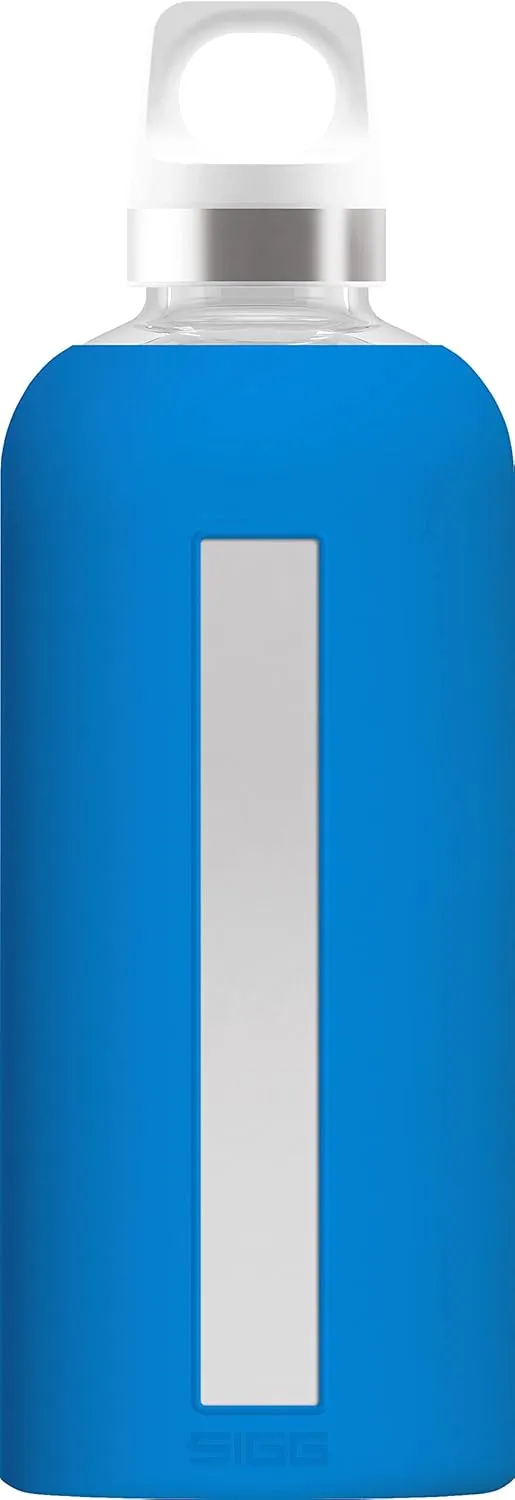 SIGG - Star Water Bottle - BPA-Free, Leak-Proof Glass Bottle, Anti-Shock - Non-Slip Silicone Case - Designed in Switzerland - Electric Blue - 17 Oz