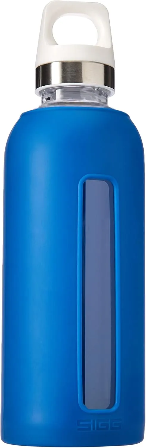 SIGG - Star Water Bottle - BPA-Free, Leak-Proof Glass Bottle, Anti-Shock - Non-Slip Silicone Case - Designed in Switzerland - Electric Blue - 17 Oz