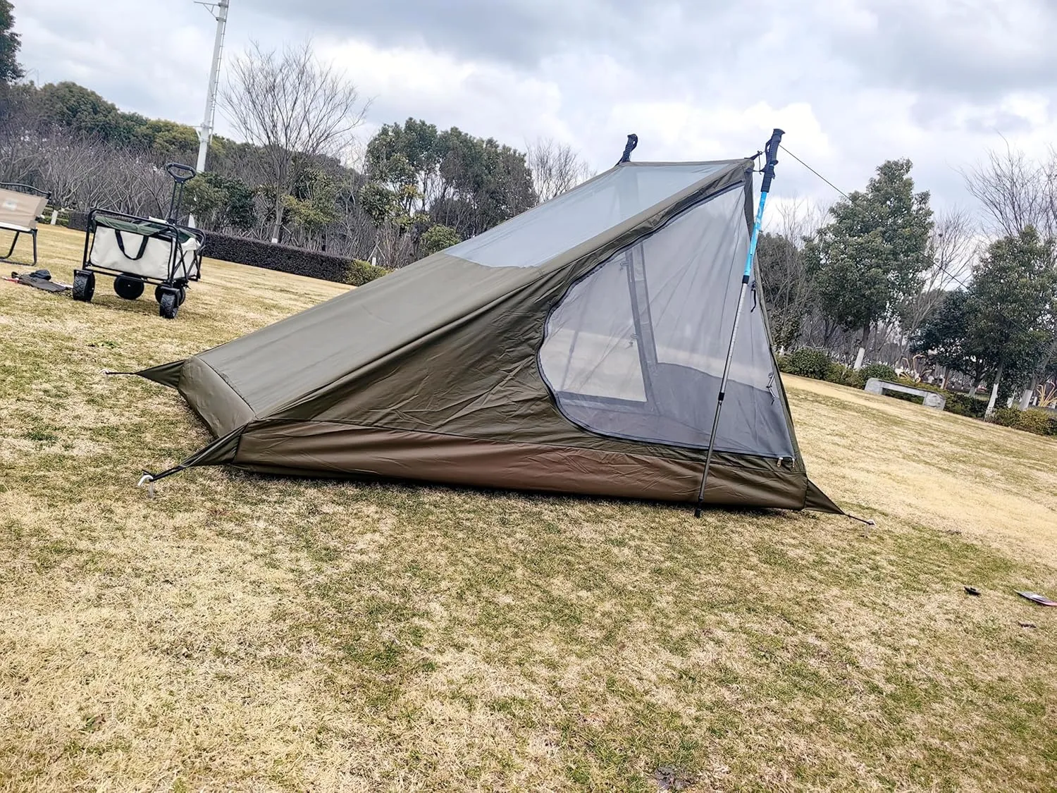 Solo Mesh Tent, Ultralight Screen House with 3000 Waterproof Bathtub Floor 2 Door Ladder Design Perfect for Camping Hiking Backpacking Traveling Fishing Patio